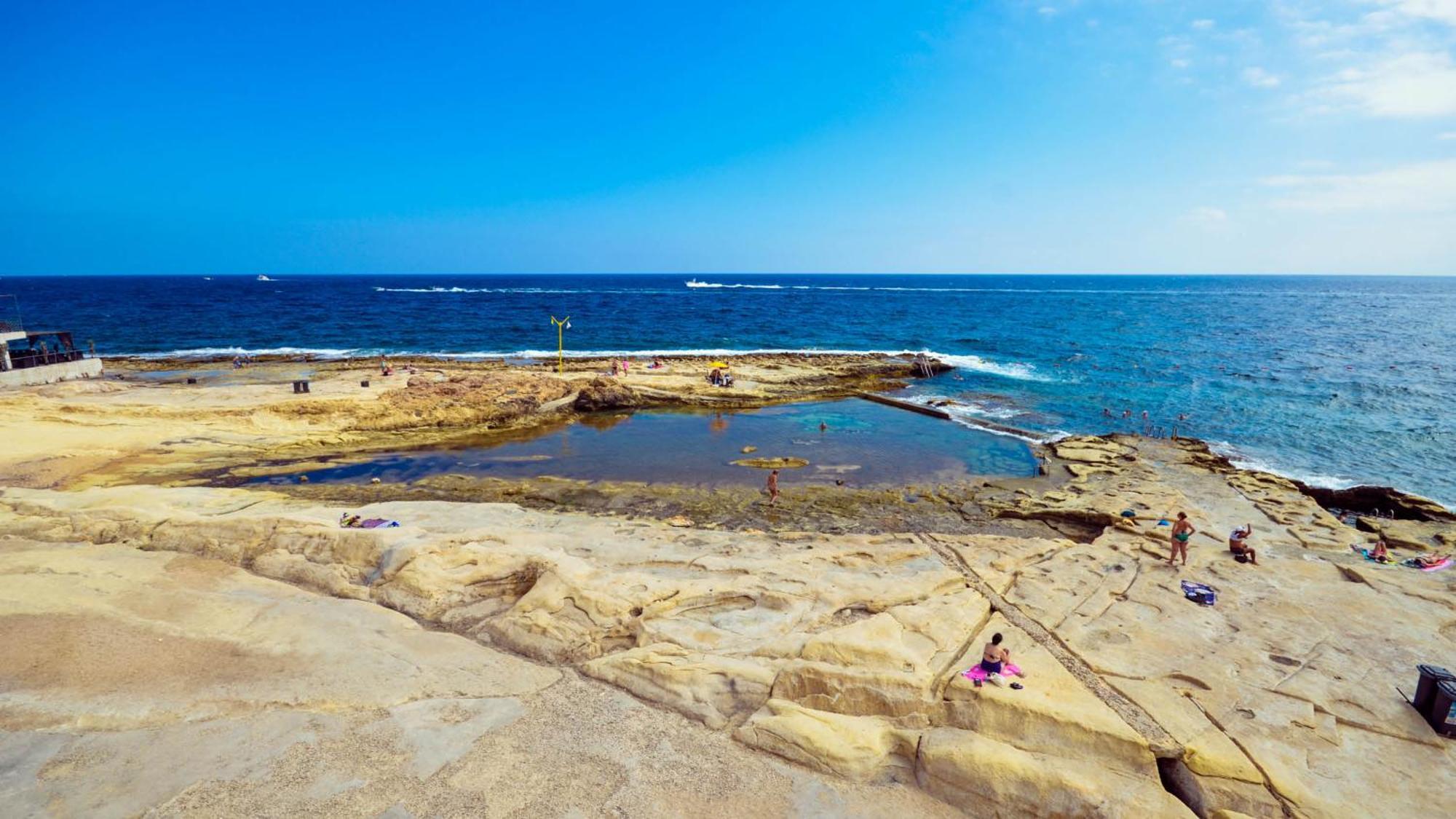 Naomi's - Designer Furnished In The Heart Of Sliema