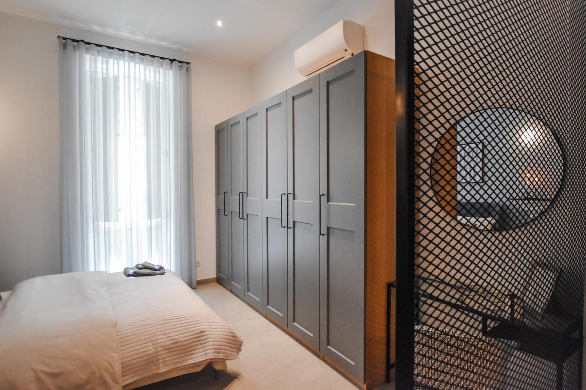 Naomi's - Designer Furnished In The Heart Of Sliema